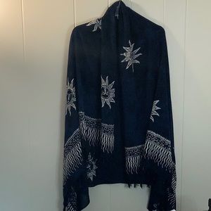 SUN SCARF NAVY BLUE WITH WHITE 45’ X 62’ B14